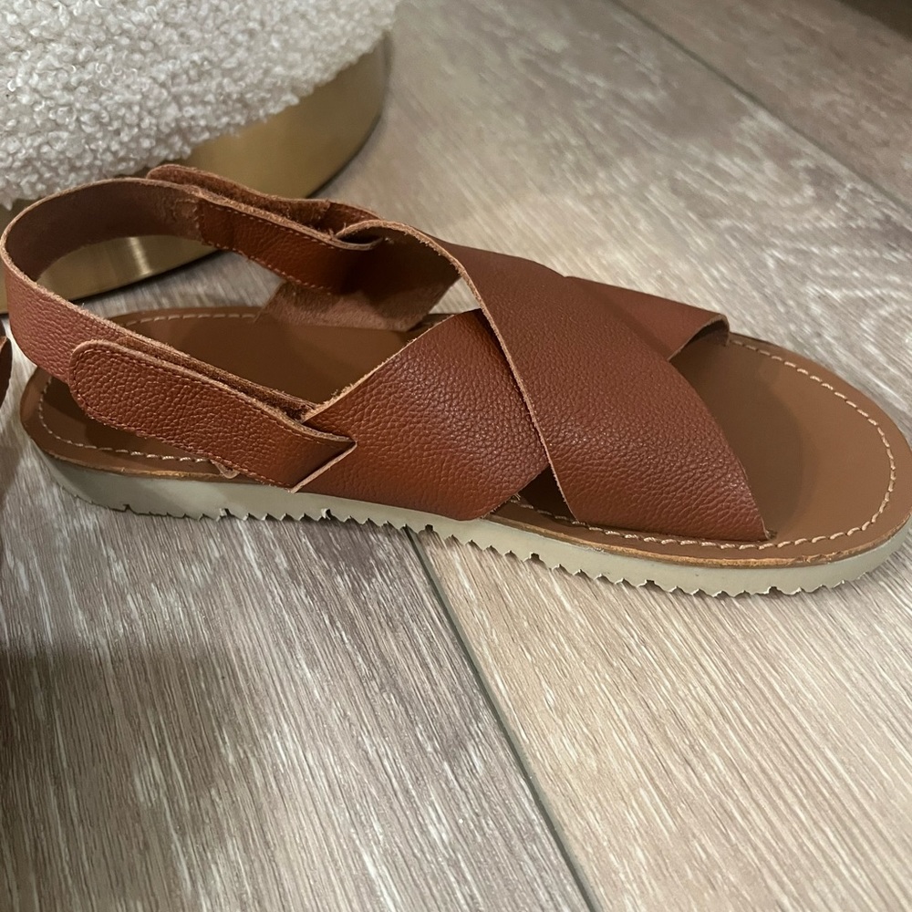 Sandals - Picture 2 of 3